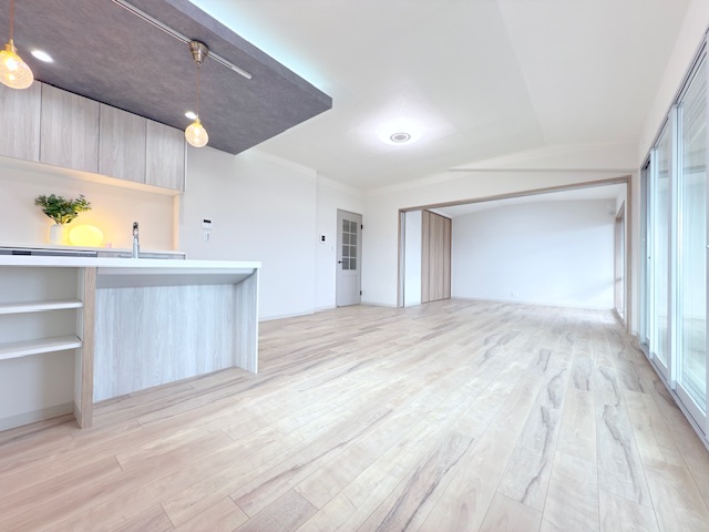 枚方東山ガーデンハウス　～100㎡超・最上階南西角部屋４LDK+ルーフバルコニー付！　リフォーム完成～