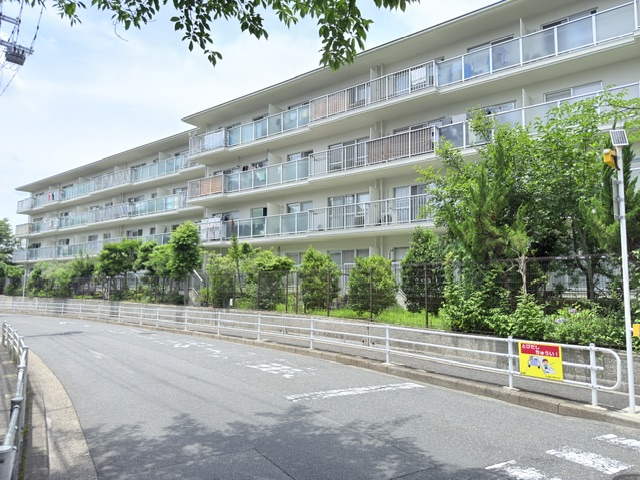 千里山田コーポラスC棟　～リフォーム中～